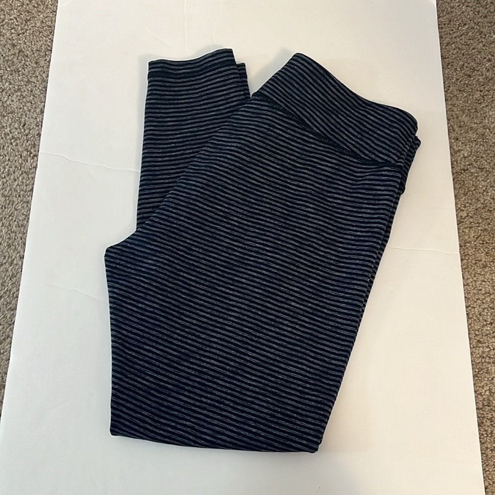 Duluth Trading Co. Navy Stripe Athletic Leggings women’s L Activewear Yoga - Picture 11 of 11